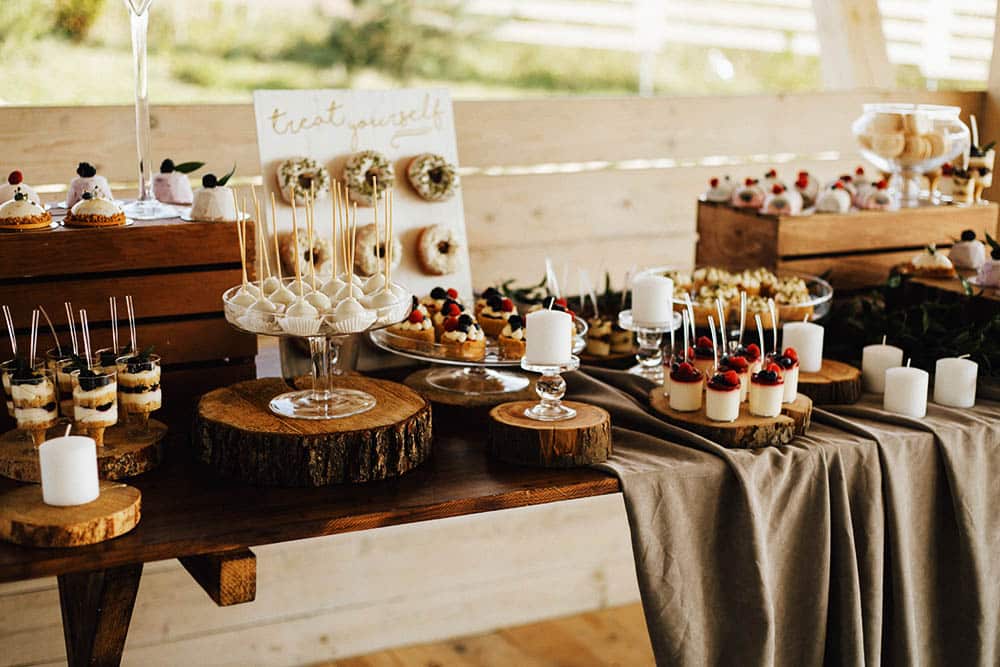 Transform Your Anniversary Celebration into an Unforgettable Event with These Stunning Decoration Ideas